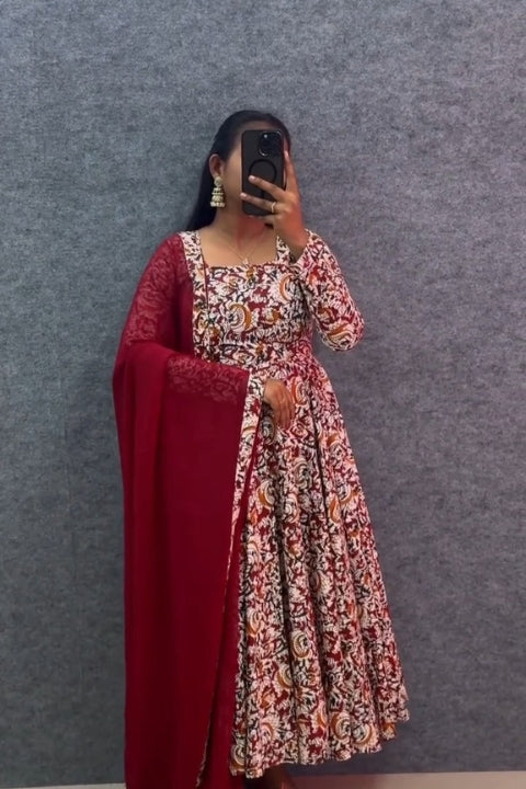 Elegant Red & Black Kalamkari Flared Gown with Dupatta