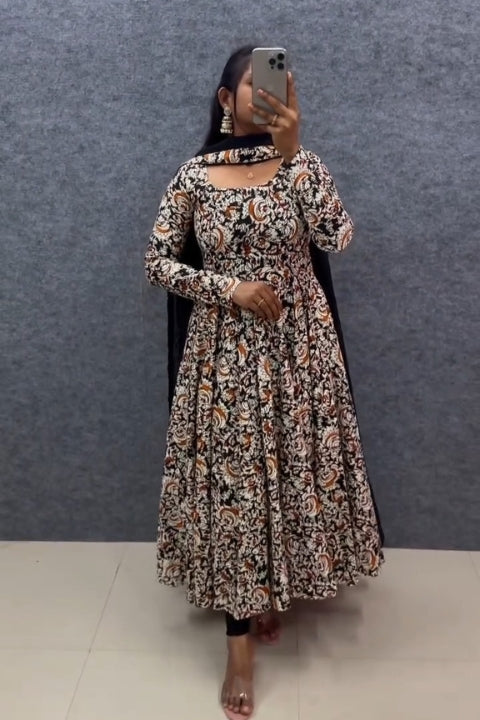 Elegant Red & Black Kalamkari Flared Gown with Dupatta